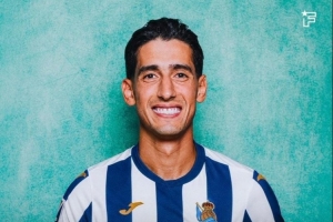 记者：马赛球员阿盖尔德通过皇家社会体检，周四正式加盟